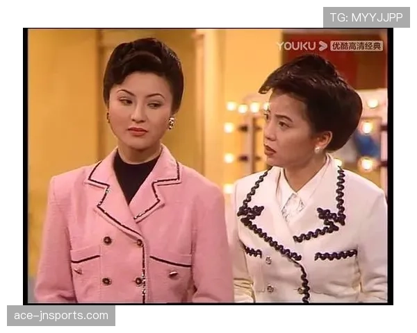 托尼娅·哈丁现在穿得像叛逆贵妇，看到照片我还以为哪位时装编辑走错片场